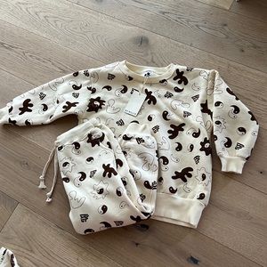 By Billie yin and Yang sweat outfit